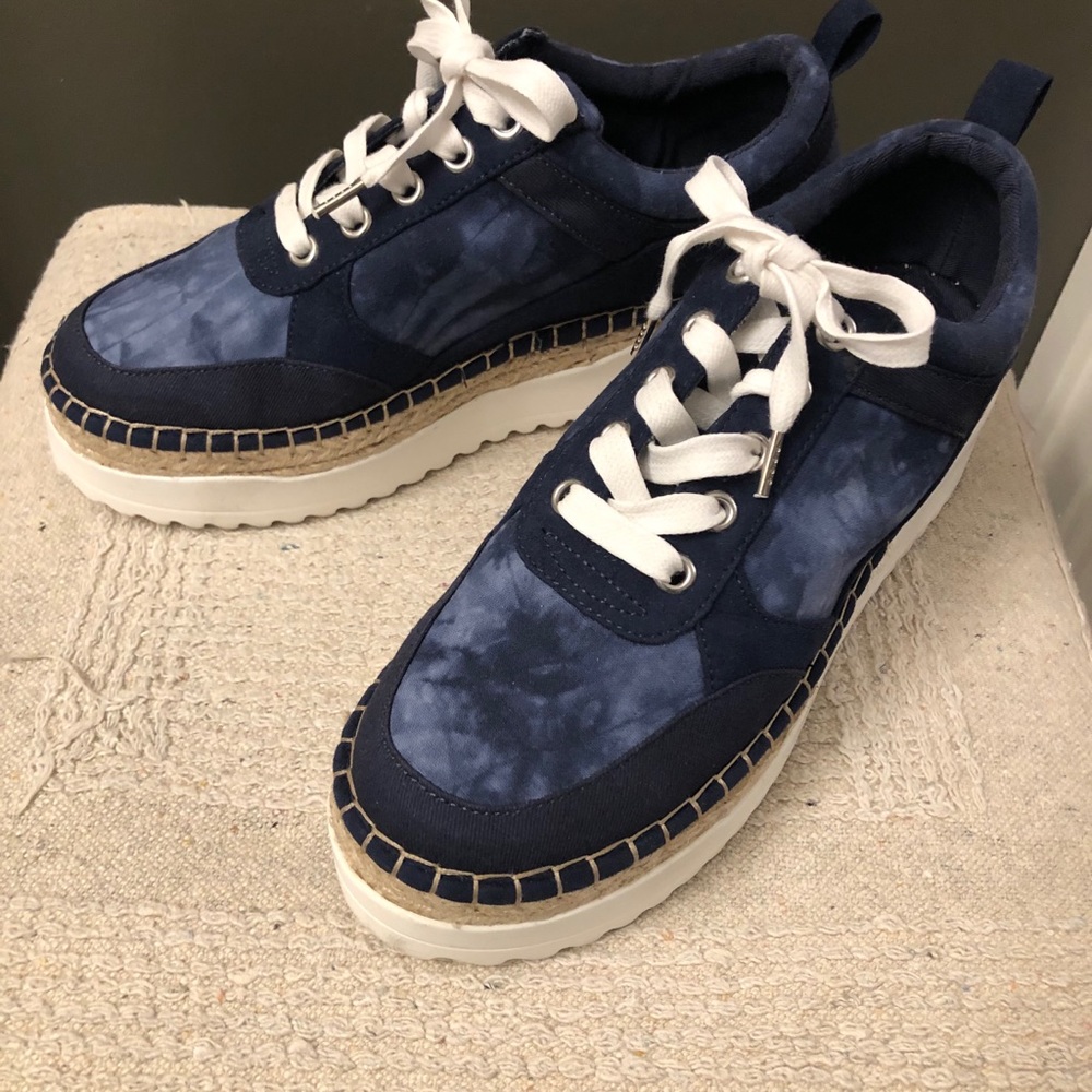 Shoes - Picture 3 of 5